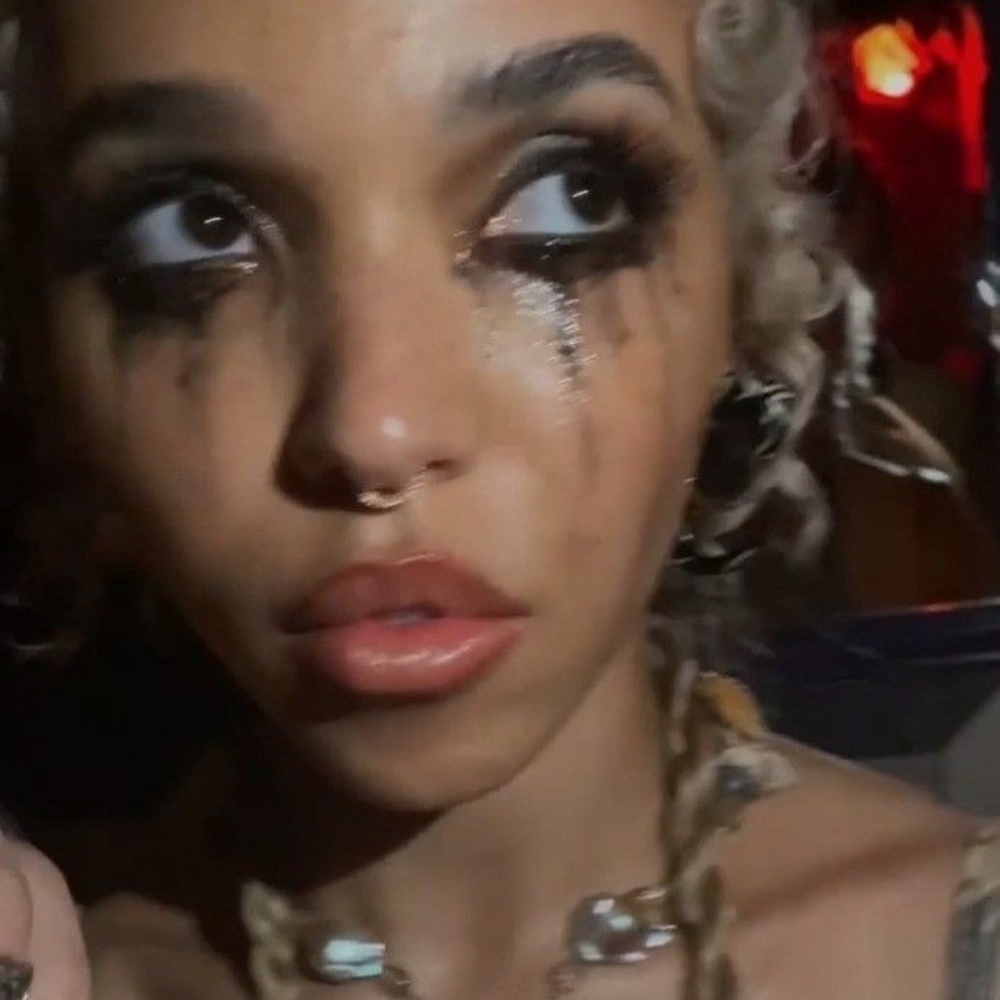 Meet your Posher, Ava